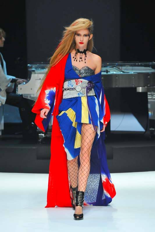 La rock star japonaise Yoshiki expose ses kimonos au V&A