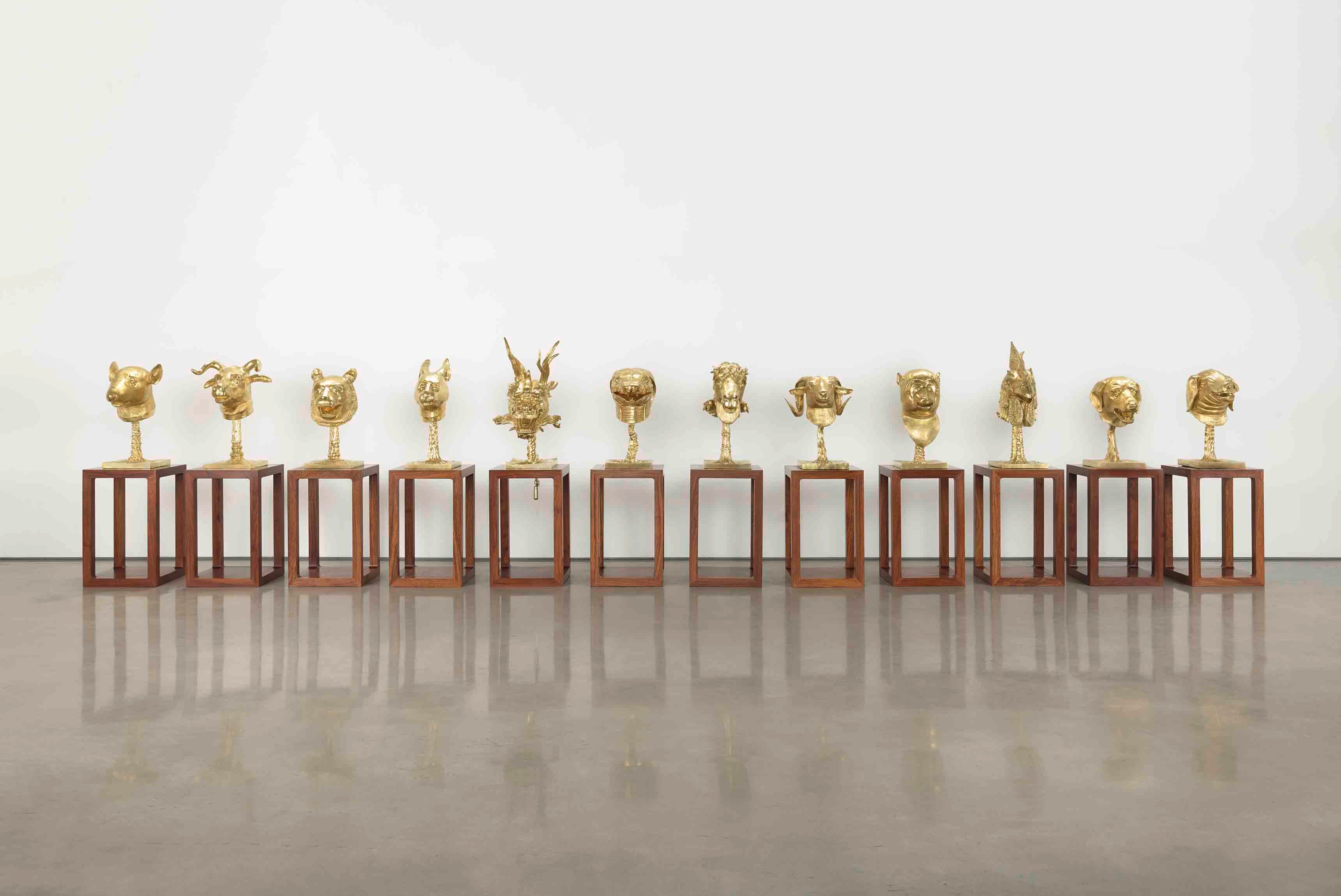 Ai Weiwei, “Circle of Animals” [Cercle d'animaux] (2012. Bronze doré, 12 pièces, dimensions variables. © Image courtesy Ai Weiwei Studio
