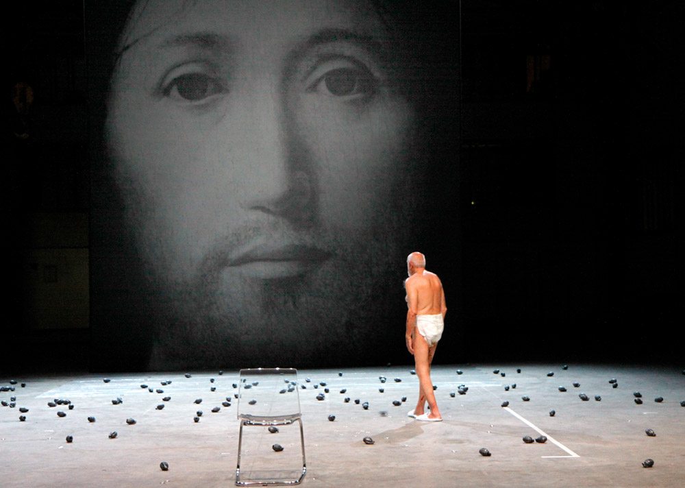 “Sur le visage du concept du fils de Dieu” (2011) de Romeo Castellucci © Klaus Lefebvre