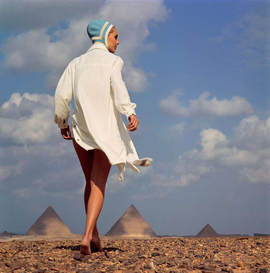"Une journée à la plage", Karin Mossberg, Bonnet de bain par Radium : Gizeh, 1966 © F.C.Gundlach Foundation