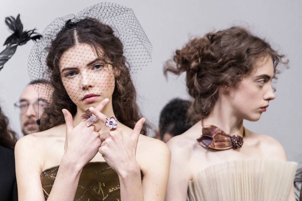 Backstage : le défilé Dior Couture printemps-été 2017 vu par Mehdi Mendas