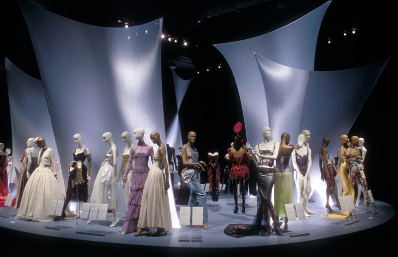 “The Corset: Fashioning the Body” (January 25, 2000 – April 22, 2000)