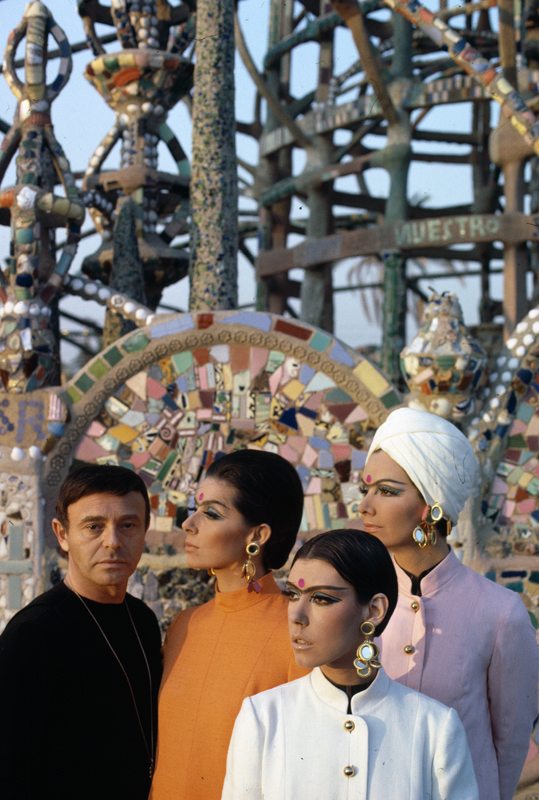 “Rudi Gernreich with models wearing his designs in front of Watts Towers” (c. 1965). Photograph © William Claxton, LLC, courtesy of Demont Photo Management & Fahey/Klein Gallery Management Los Angeles, with permission of the Rudi Gernreich trademark.