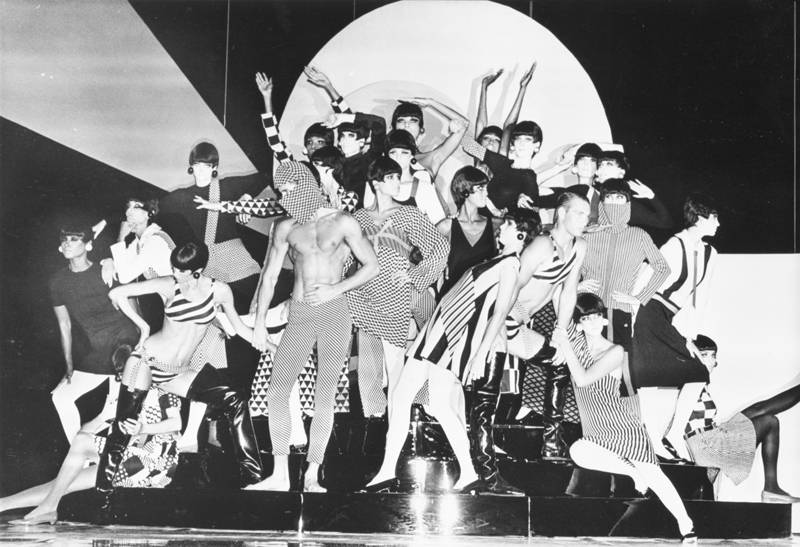 “Rudi Gernreich fashions at the Wiltern” (1985). Photo Collection, Los Angeles Public Library.