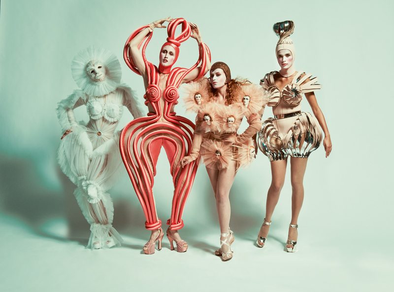 Jean Paul Gaultier envoûte les Folies Bergère avec son Fashion Freak Show