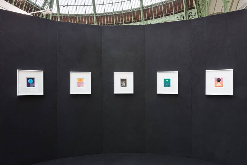 Jennifer Guidi, “11:11”, vue du stand de la galerie David Kordansky à la FIAC 2019, Grand Palais, Paris. Photographie: Mark Blower