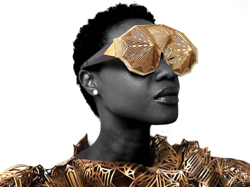 Carol Muthiga, finaliste “accessoires de mode” de la 35e édition du Festival d'Hyères avec son label Lolita Lorenzo.