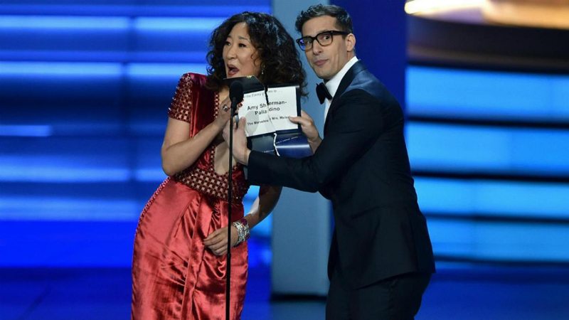 L’actrice canadienne Sandra Oh et l’humoriste américain Andy Samberg annoncent les nominations. 