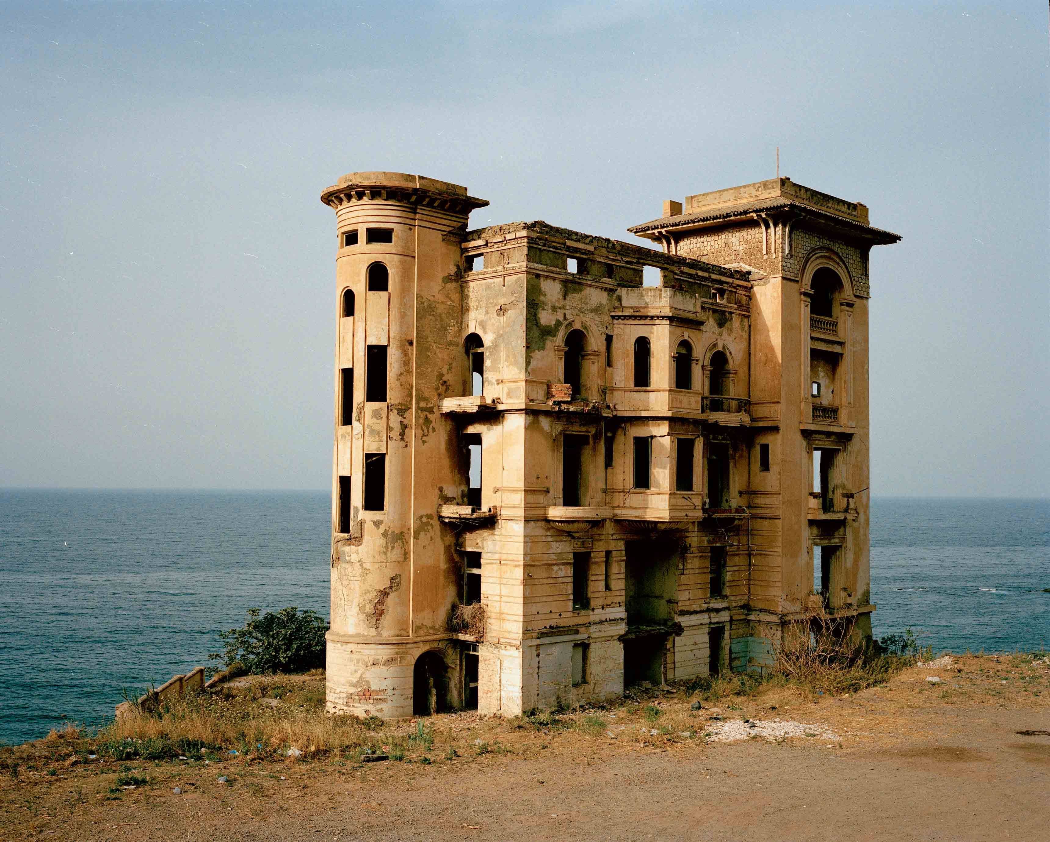 “Haunted House II” (2006), de Zineb Sedira. Photographie couleur, 80 x 100 cm.