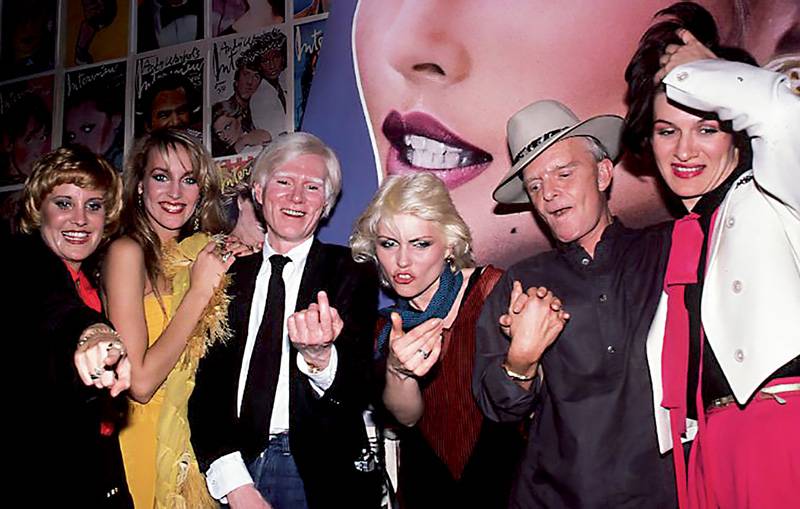 Lorna Luft, Jerry Hall, Andy Warhol, Debbie Harry, Truman Capote et Paloma Picasso.