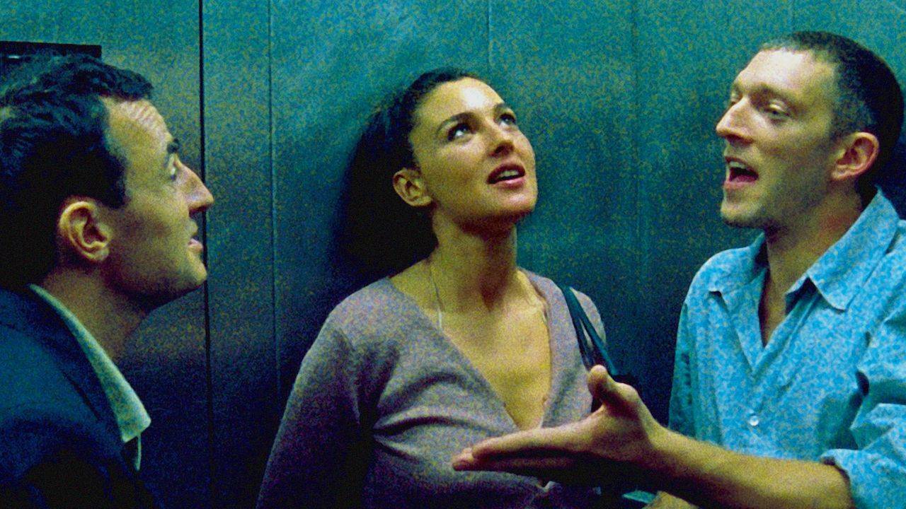 Albert Dupontel, Monica Bellucci et Vincent Cassel sur le tournage de “Irréversible” (2002). 