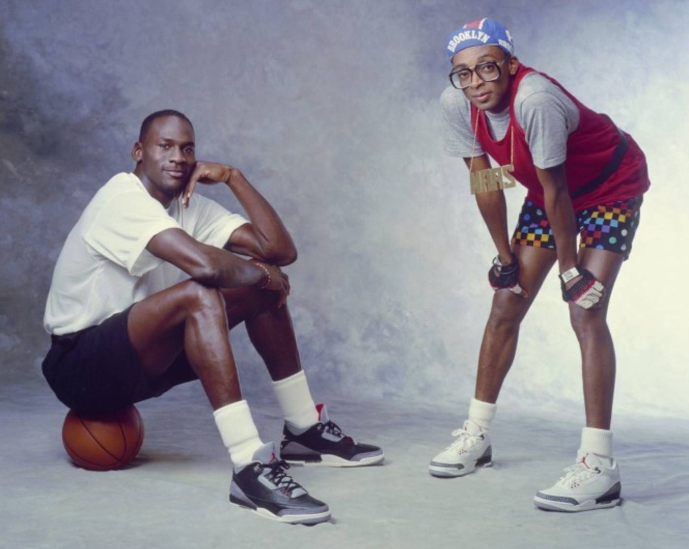Michael Jordan et le réalisateur Spike Lee sur le tournage d'une publicité pour la Air Jordan III en 1988 © Air Jordan
