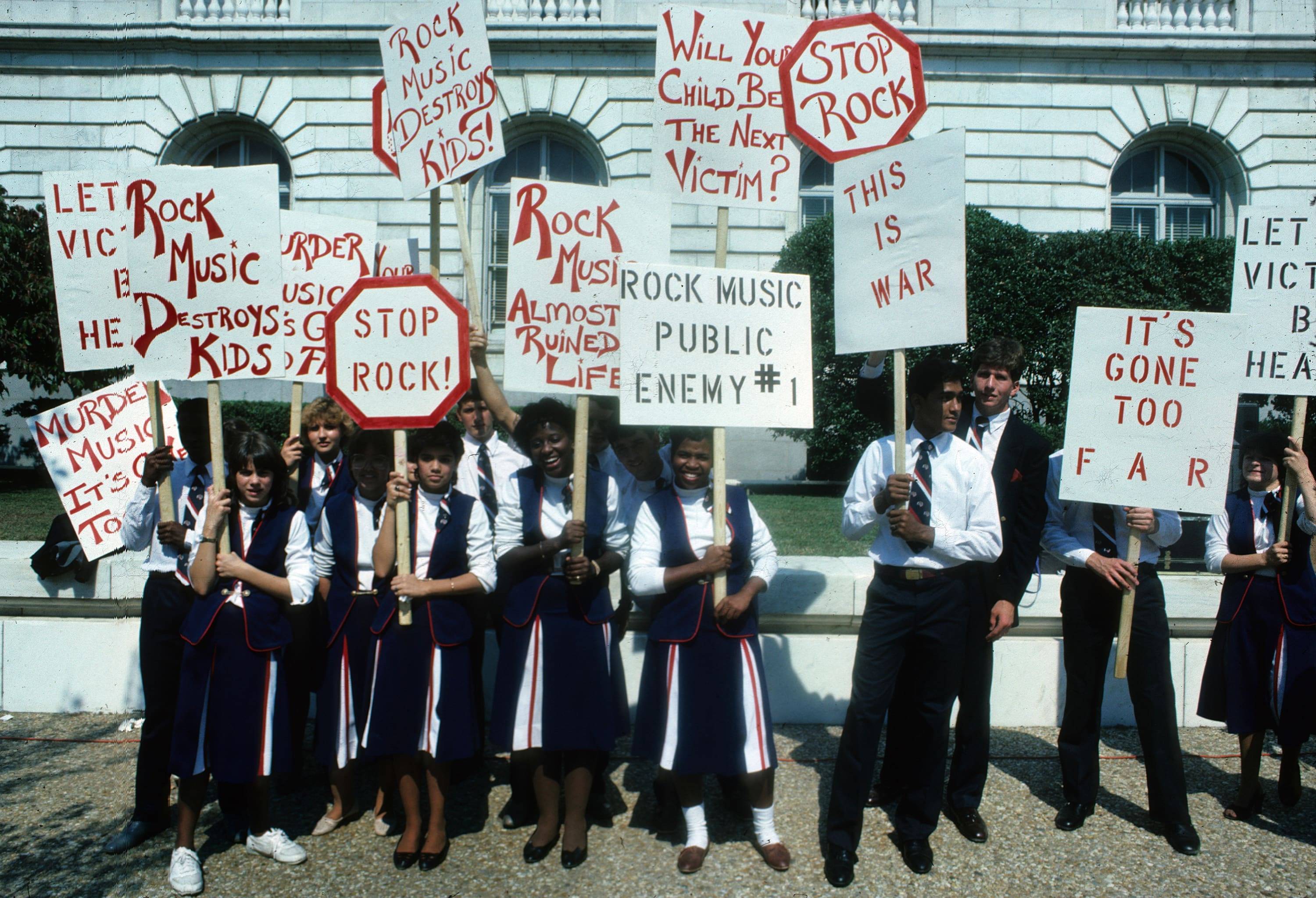 Manifestants du PMRC en 1985. Mark "Weissguy" Weiss.