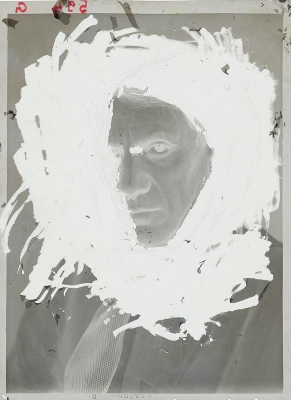 Dora Maar “Portrait de Picasso” (1935-1936). Négatif gélatino-argentique sur support souple en nitrate de cellulose.