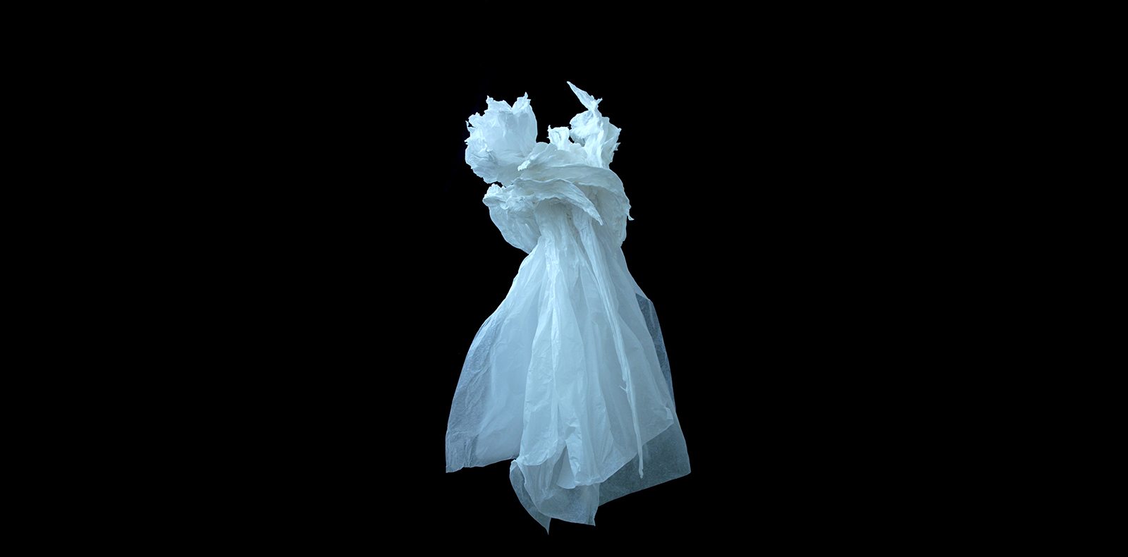 Claudine Drai, “Sans titre”, 2018 Sculpture Papier de soie 120 x 70 x 70 cm © Adagp, Paris 2018-2019
