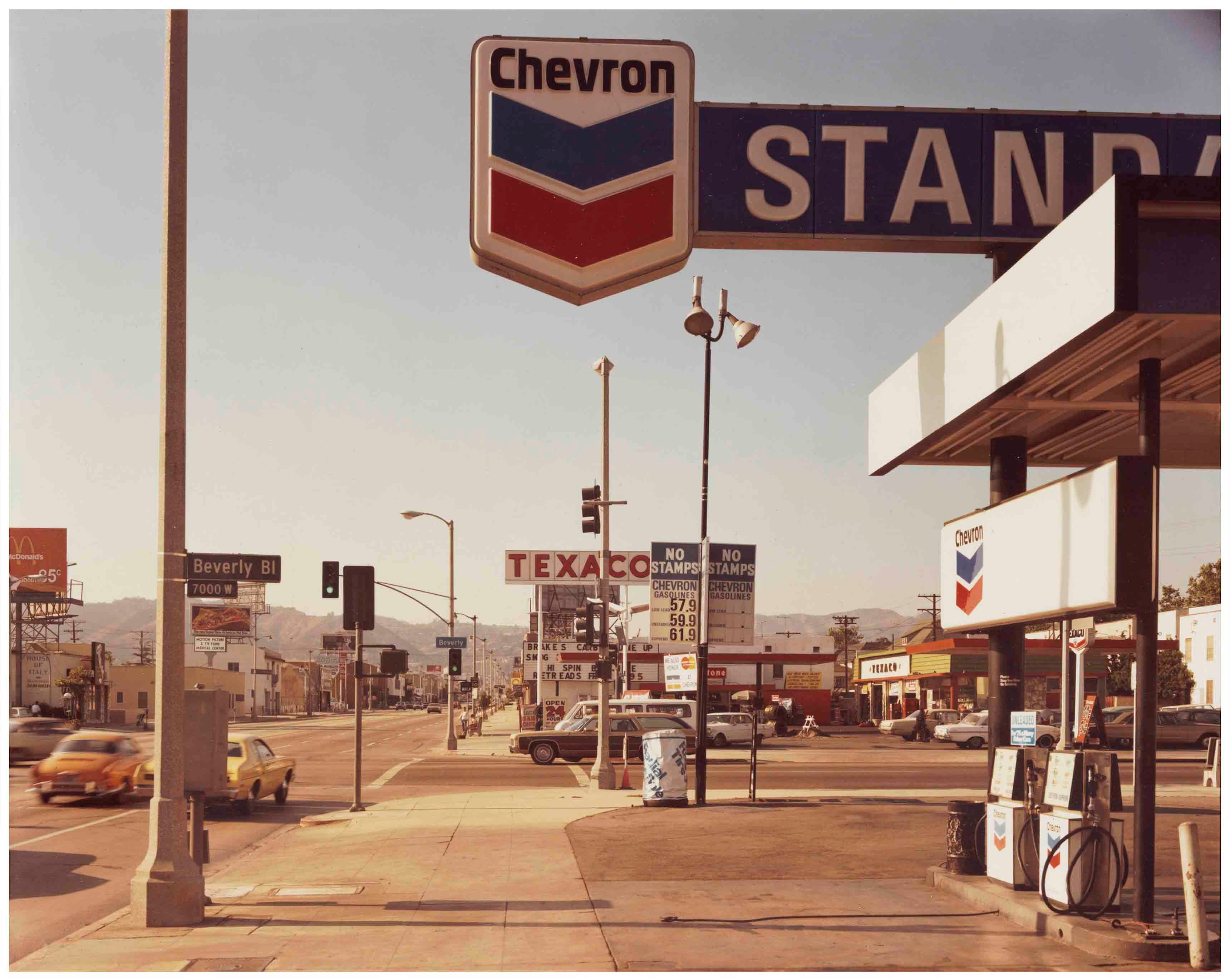 Stephen Shore, La Brea Avenue and Beverly Boulevard, Los Angeles, June 21, 1975, Estimation : $ 10,000 - 15,000
