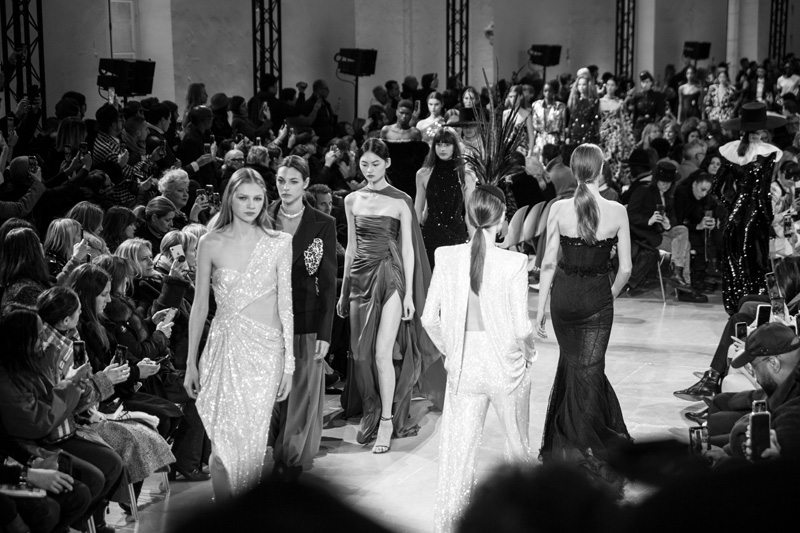 Le défilé Alexandre Vauthier haute couture printemps-été 2020 photographié par Mehdi Mendas