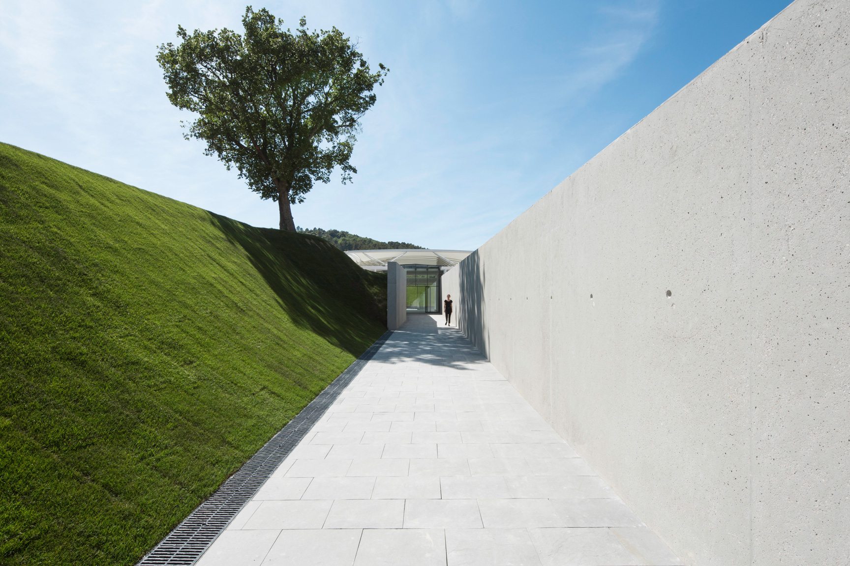 Le pavillon dédié à la photographie de Renzo Piano, dans le domaine du château La Coste. © Stéphane Aboudaram | WE ARE CONTENT(S)
