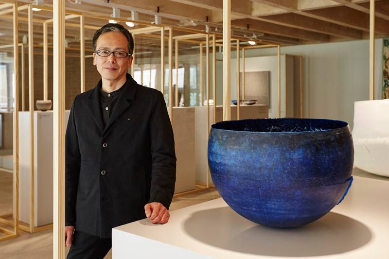 Yoshiaki Kojiro, Japan. “Structural Blue”, 2015. Glass powder and copper oxide powder.