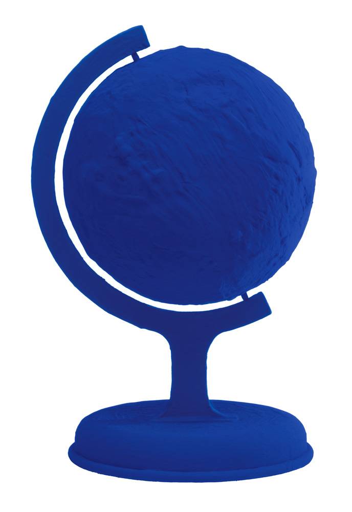 Yves Klein, “Globe terrestre bleu, (RP 7)” (1957). © Succession Yves Klein c/o ADAGP, Paris