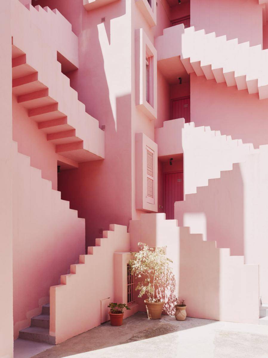 <p>La Muralla Roja, complexe d'habitations sur la Costa Blanca conçu par Ricardo Bofill et son studio Taller de Arquitectura, 1973.</p>

<p>Courtesy of Ricardo Bofill, Taller de Arquitectura and Salva Lopez. Ricardo Bofill, gestalten 2019.</p>
