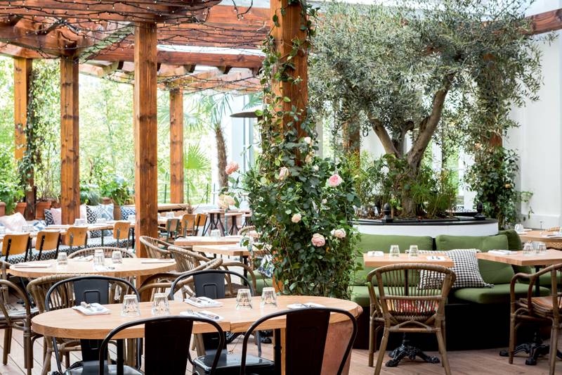 <p>Le jardin toscan de la Brasserie Auteuil, 75016 Paris.</p>
