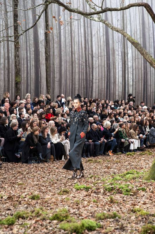 Le défilé Chanel automne-hiver 2018-2019 vu par Mehdi Mendas