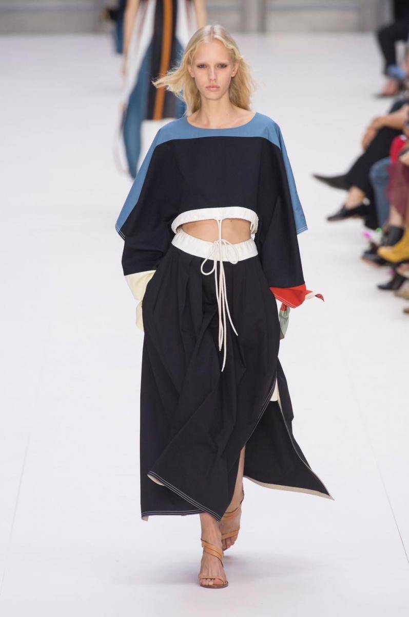 <p><strong>Chloé spring-summer 2017 runway show by Clare Waight Keller</strong></p>
