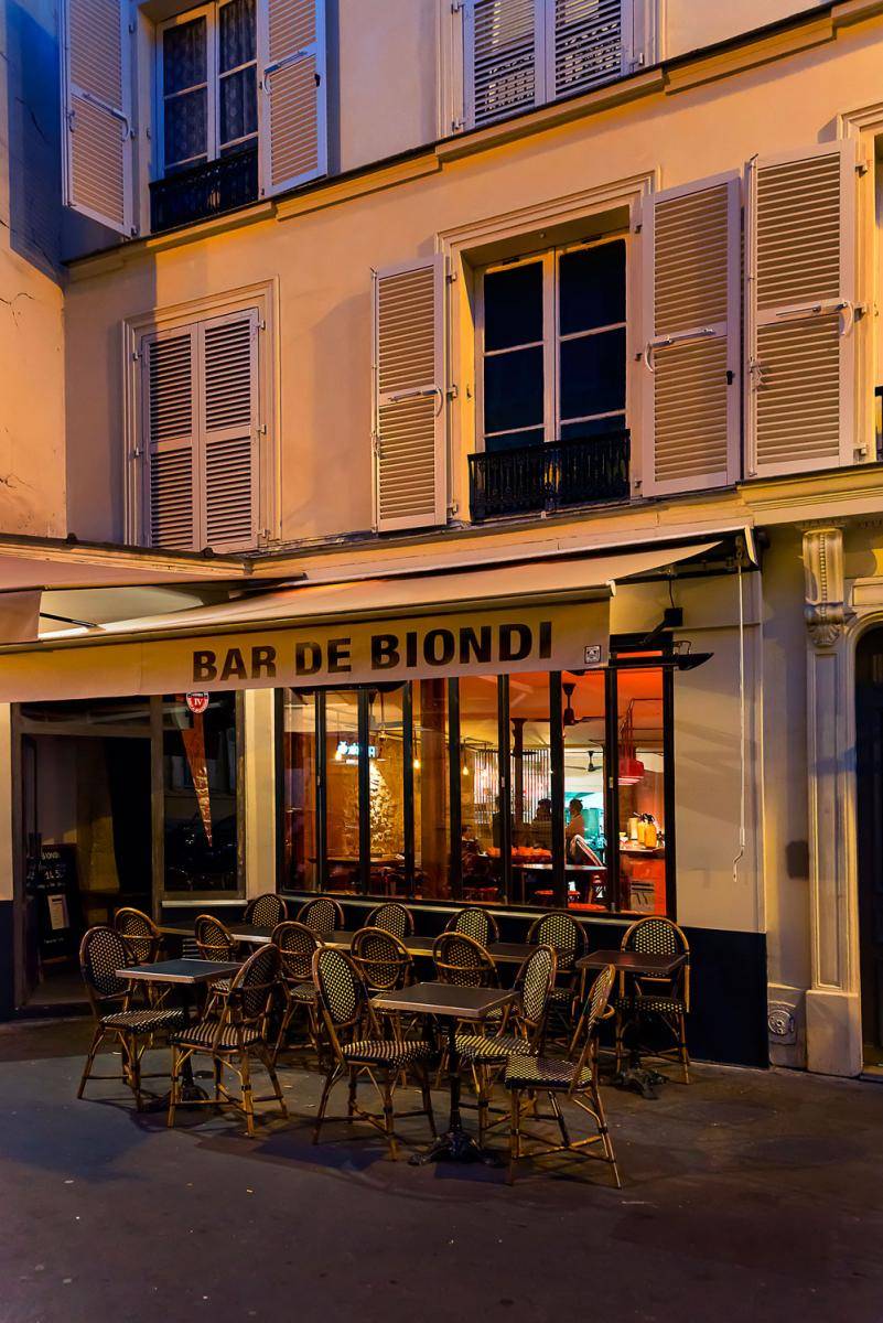 <p>Bar de Biondi, bar argentin, 116, rue Amelot.</p>
