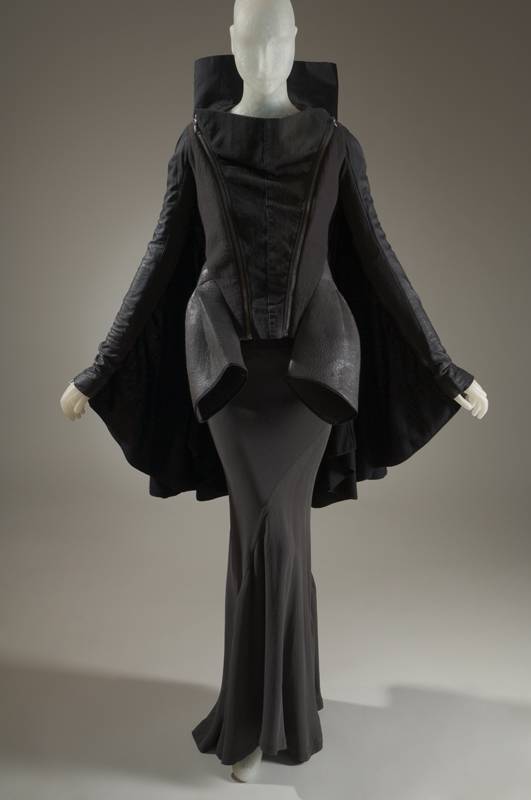 <p>Rick Owens, ensemble, fall 2008, France, gift of Rick Owens. 2010.94.1. Featured in <em>Gothic: Dark Glamour </em>(2008) </p>
