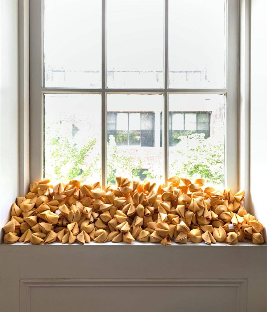 <p>Felix Gonzalez-Torres, “Untitled (Fortune Cookie Corner” (1990-2020). Flavin Judd West Village, NY, USA</p>
