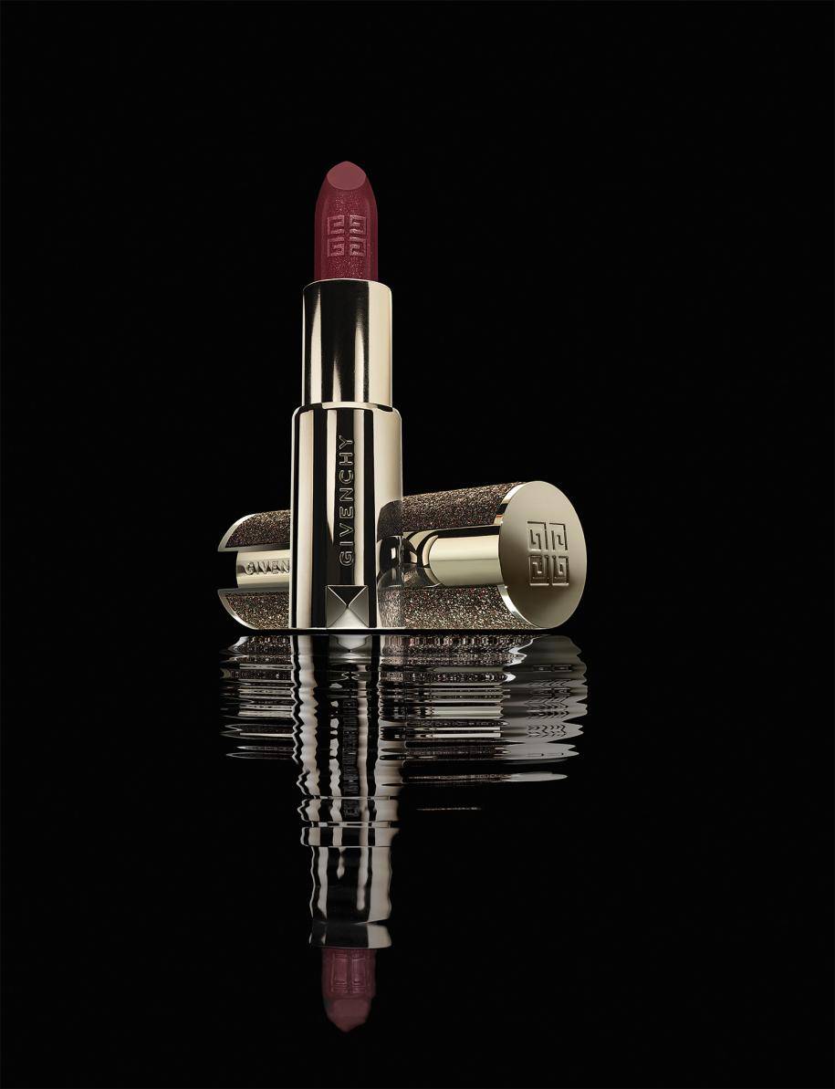 <p>“Le Rouge Night Noir”, n° 2 night in red, collection Le Rouge, GIVENCHY.</p>
