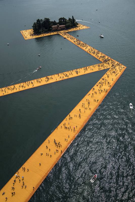 <p>Christo, “The Floating Piers”, Project for Lake Iseo, Italy (2014-16). Photo: Wolfgang Volz © Christo 2016</p>
