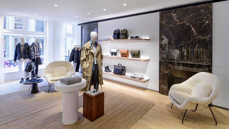 Michael Kors célèbre sa nouvelle boutique à Londres avec Kate Moss et Isabelle Huppert