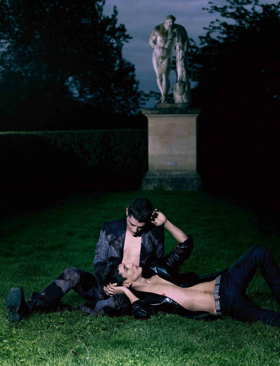 <p>Him, sit : suit Dan Witz, Dior Homme. Boots, Doursoux. Him, lied down : jacket, jean and belt, Balenciaga.</p>
