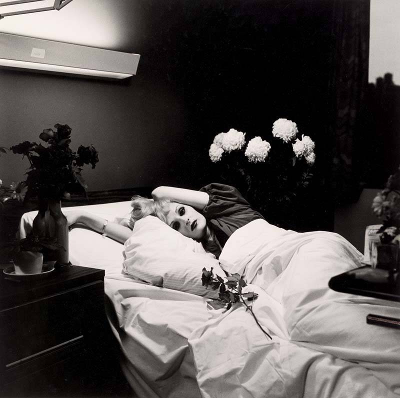 <p><em>Candy Darling on her deathbed </em>(1973). Tirage gélatino-argentique.</p>
