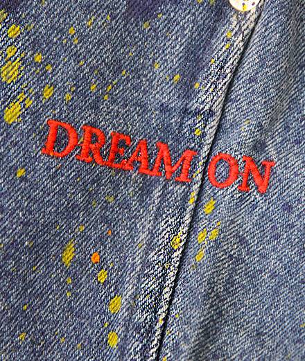<p>Jean brodé “Dream On”, collection INTERACTION #1, A.P.C. x Kid Cudi</p>
