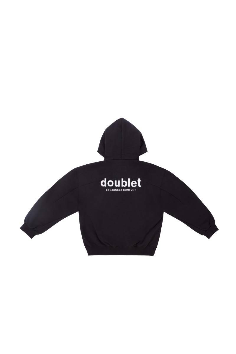 <p>Sweat “In conversation with Doublet” issu de la collaboration Valentino et du label japonais Doublet</p>
