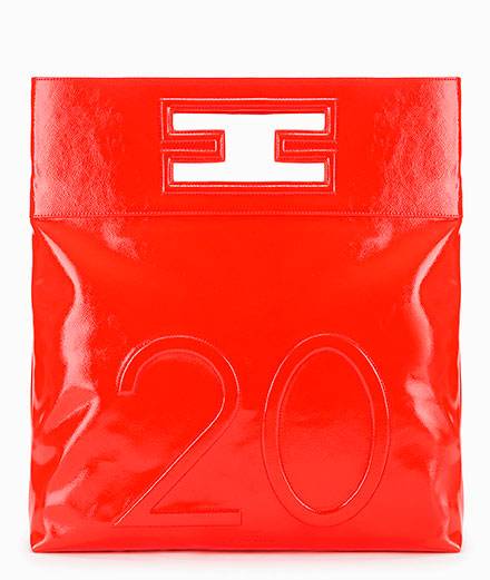 Le label italien Elisabetta Franchi célèbre ses 20 ans avec une collection rouge