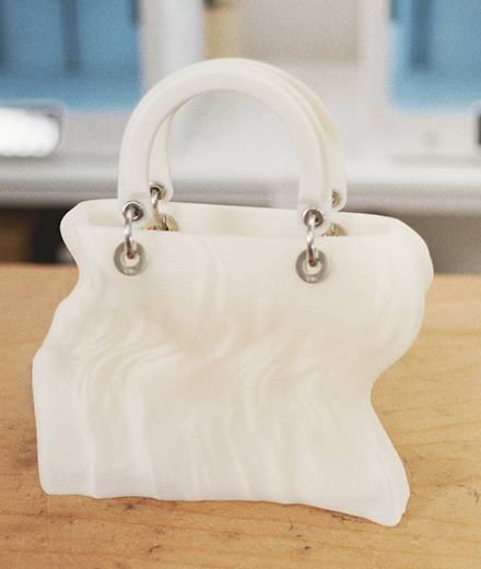 Lady Dior Art : Marguerite Humeau imprime un sac en 3D