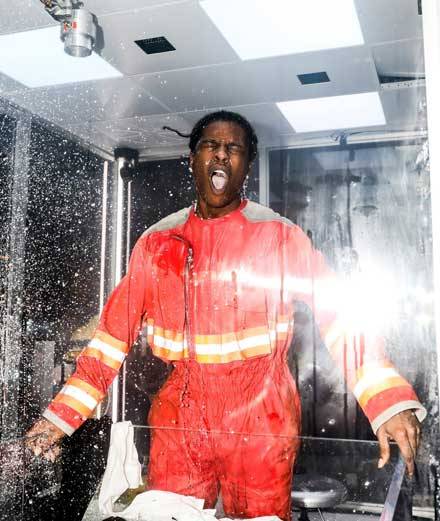 A$AP Rocky se transforme en rat de laboratoire chez Sotheby’s New York