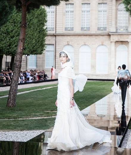 Le défilé Givenchy haute couture automne-hiver 2018-2019 vu par Mehdi Mendas