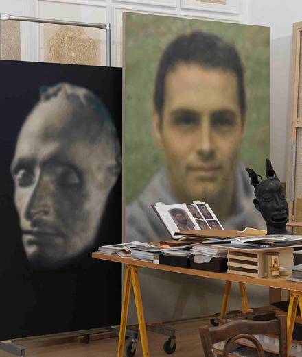 Le maître iranien Y.Z Kami expose ses portraits troublants à la galerie Gagosian