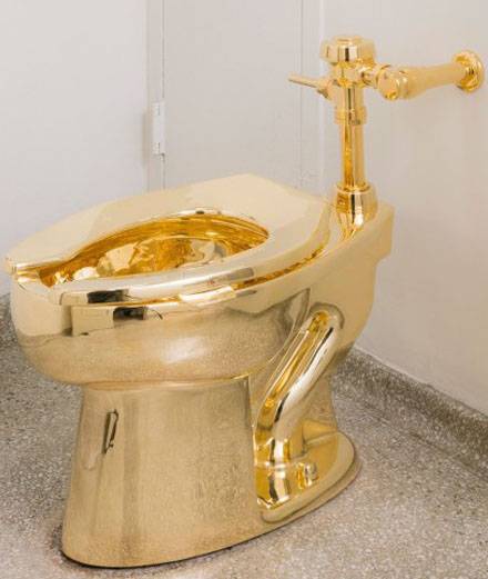 Mais qui a volé les WC en or de Maurizio Cattelan ? 