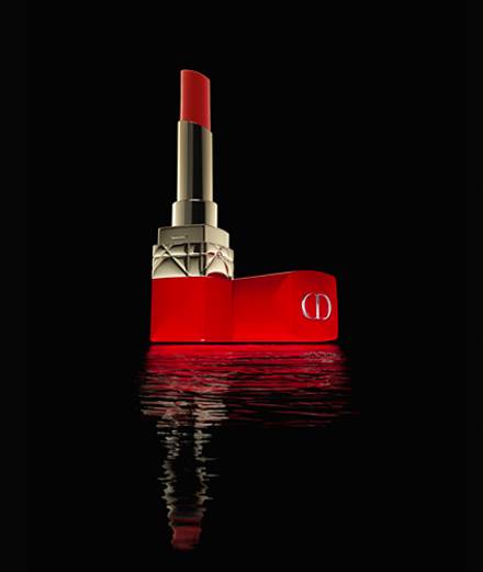 “Monument”, zoom sur les rouges à lèvres de l'automne par Antoine Picard