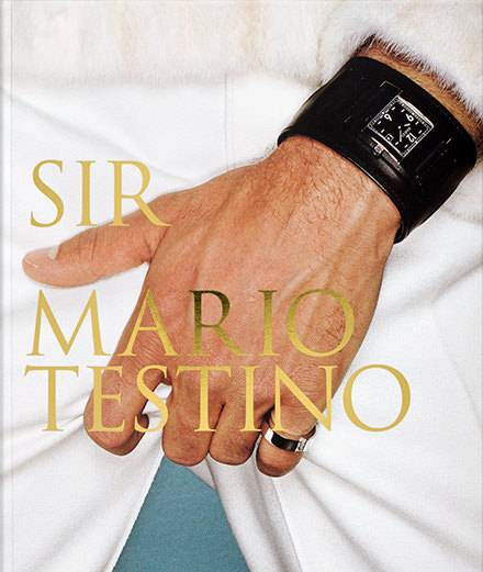 Mario Testino rend hommage aux hommes avec “Sir”