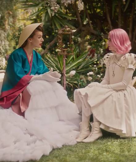 Emma Roberts et Milla Jovovich réunies dans le film “Paradise Hills”