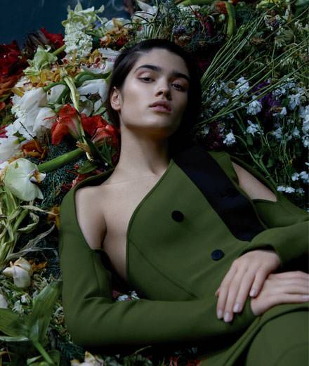 Exclusif : la série mode “Les fleurs du mal” par Katja Mayer