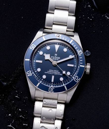 Tudor réédite sa célèbre montre de plongée en version "Navy Blue"